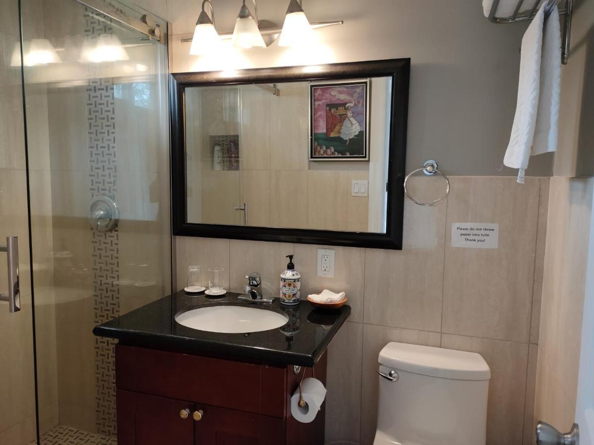 Semi Centre House Otel White Rock Dış mekan fotoğraf